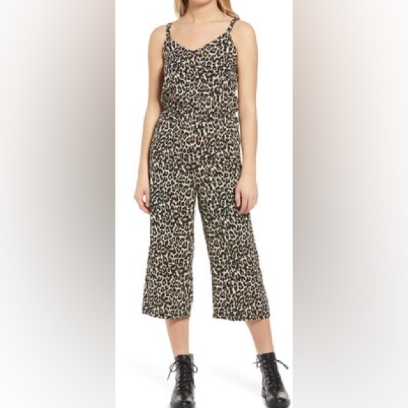 Vero Moda simply easy culotte leopard jumpsuit - Picture 1 of 6